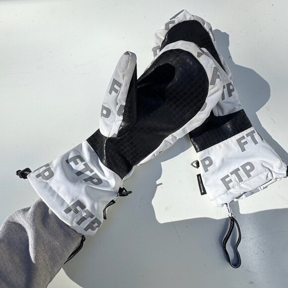 FTP x DC Shoes Collab Snow Mittens- Men Size L, Brand New Limited Edition - Picture 6 of 8